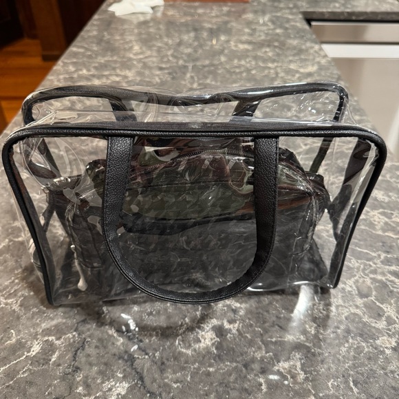 Travel Bag Set (4 Total) - Picture 6 of 9